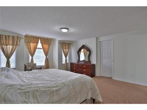 292 Lemon Grass Crescent, Kitchener, ON - Indoor Photo Showing Bedroom