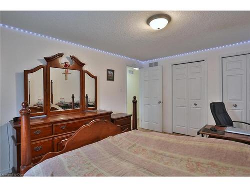 292 Lemon Grass Crescent, Kitchener, ON - Indoor Photo Showing Bedroom