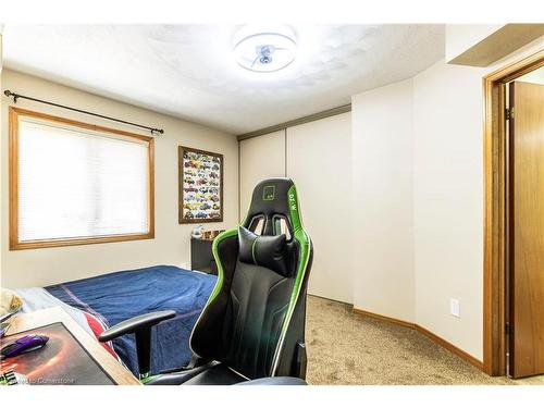 5-169 Bond Street, Ingersoll, ON - Indoor Photo Showing Bedroom