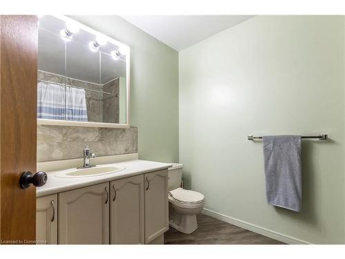 5-169 Bond Street, Ingersoll, ON - Indoor Photo Showing Bathroom