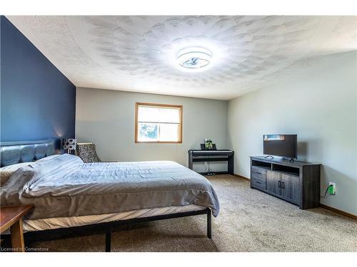 5-169 Bond Street, Ingersoll, ON - Indoor Photo Showing Bedroom