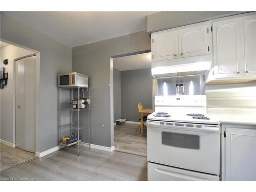 B-183 Cedarvale Crescent, Waterloo, ON - Indoor Photo Showing Kitchen