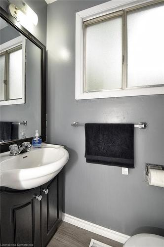 B-183 Cedarvale Crescent, Waterloo, ON - Indoor Photo Showing Bathroom