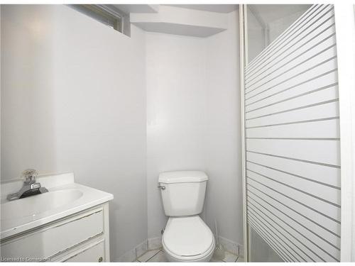 B-183 Cedarvale Crescent, Waterloo, ON - Indoor Photo Showing Bathroom