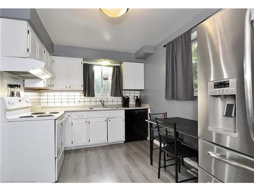 B-183 Cedarvale Crescent, Waterloo, ON - Indoor Photo Showing Kitchen