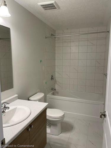 H125-25 Isherwood Avenue, Cambridge, ON - Indoor Photo Showing Bathroom