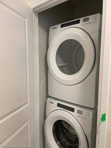 H125-25 Isherwood Avenue, Cambridge, ON - Indoor Photo Showing Laundry Room