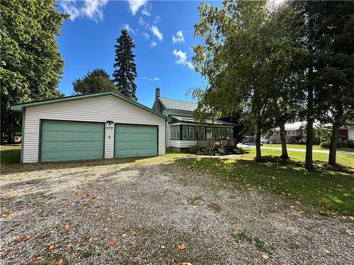 570 Lowe Street, Palmerston, ON - Outdoor