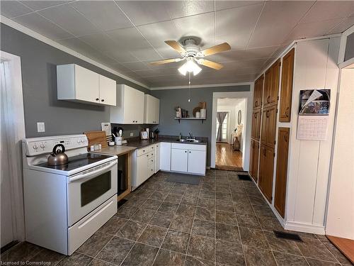 570 Lowe Street, Palmerston, ON - Indoor Photo Showing Kitchen With Double Sink