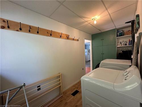 570 Lowe Street, Palmerston, ON - Indoor Photo Showing Laundry Room