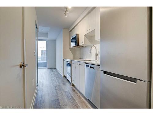 1603-15 Wellington Street S, Kitchener, ON - Indoor Photo Showing Kitchen With Stainless Steel Kitchen