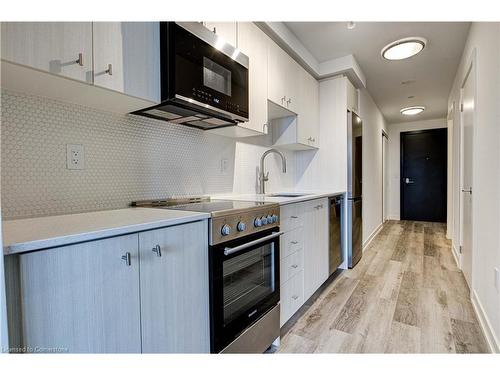 1603-15 Wellington Street S, Kitchener, ON - Indoor Photo Showing Kitchen With Upgraded Kitchen