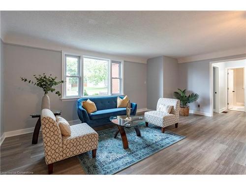 77 Bruce Street, Kitchener, ON - Indoor Photo Showing Living Room