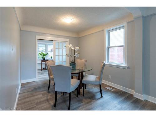 77 Bruce Street, Kitchener, ON - Indoor Photo Showing Dining Room