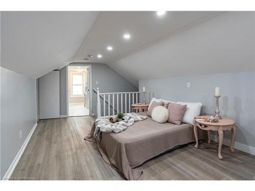 77 Bruce Street, Kitchener, ON - Indoor Photo Showing Bedroom