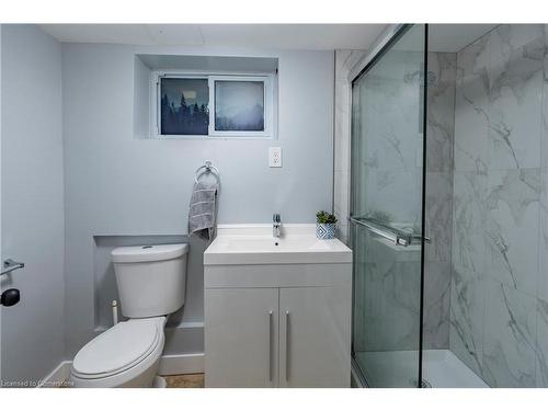 77 Bruce Street, Kitchener, ON - Indoor Photo Showing Bathroom