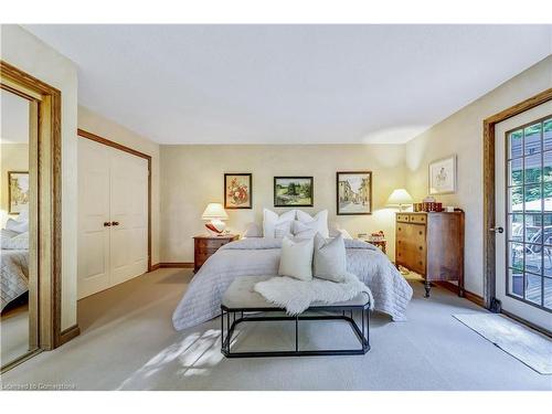 6637 Wellington 34 Road, Puslinch, ON - Indoor Photo Showing Bedroom