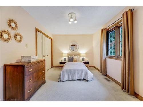 6637 Wellington 34 Road, Puslinch, ON - Indoor Photo Showing Bedroom