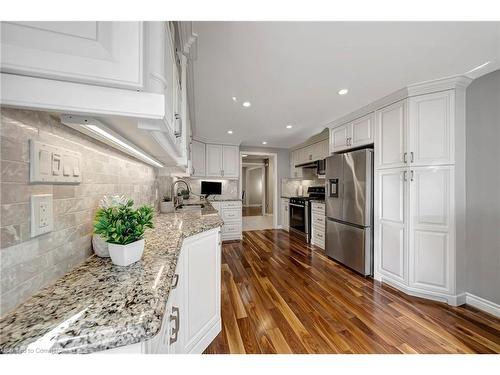 8 Lowell Street S, Cambridge, ON - Indoor Photo Showing Kitchen