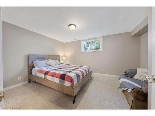 8 Lowell Street S, Cambridge, ON - Indoor Photo Showing Bedroom