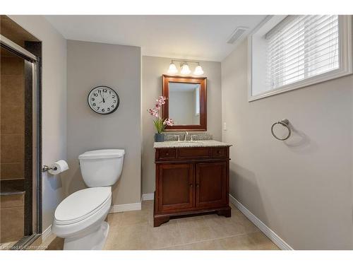 8 Lowell Street S, Cambridge, ON - Indoor Photo Showing Bathroom