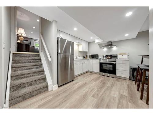 8 Lowell Street S, Cambridge, ON - Indoor Photo Showing Kitchen