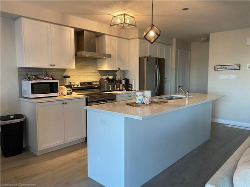 25 Valencia Avenue, Kitchener, ON - Indoor Photo Showing Kitchen With Stainless Steel Kitchen