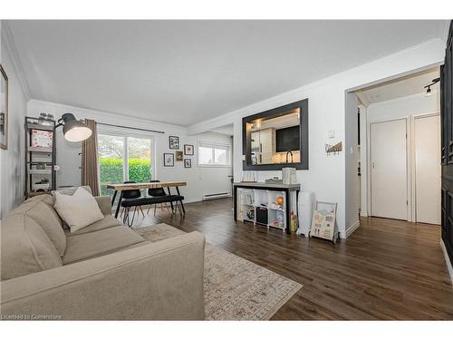 3-30 Flamingo Drive, Elmira, ON - Indoor Photo Showing Living Room