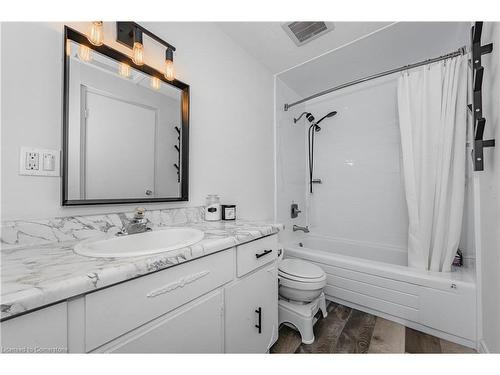 3-30 Flamingo Drive, Elmira, ON - Indoor Photo Showing Bathroom