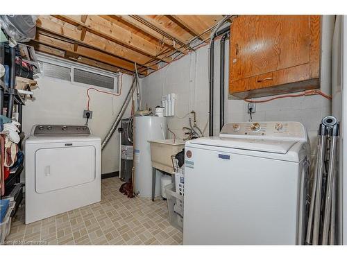 3-30 Flamingo Drive, Elmira, ON - Indoor Photo Showing Laundry Room