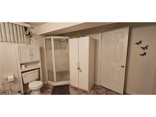 8 Hahn Valley Place, Cambridge, ON - Indoor Photo Showing Bathroom