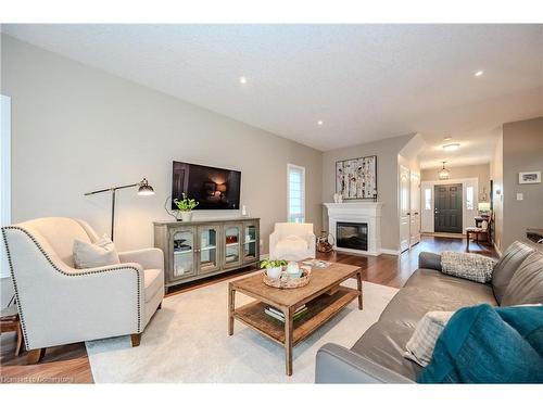 629 Woodlawn Place, Waterloo, ON - Indoor Photo Showing Living Room With Fireplace