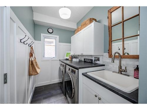 629 Woodlawn Place, Waterloo, ON - Indoor Photo Showing Laundry Room