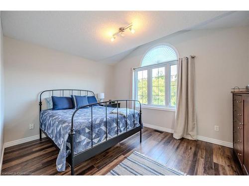 629 Woodlawn Place, Waterloo, ON - Indoor Photo Showing Bedroom