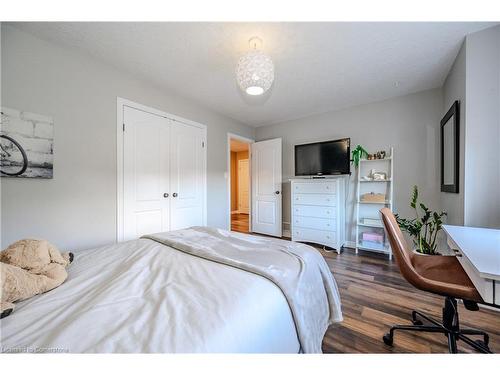 629 Woodlawn Place, Waterloo, ON - Indoor Photo Showing Bedroom