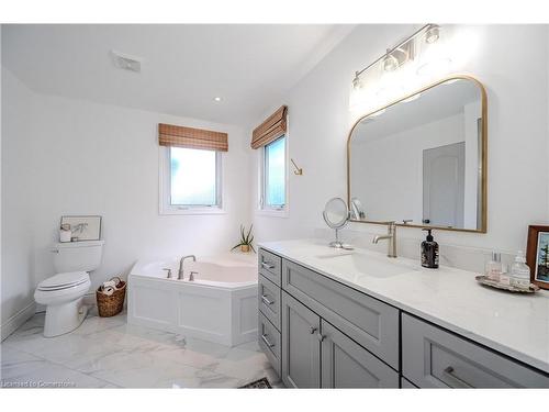 629 Woodlawn Place, Waterloo, ON - Indoor Photo Showing Bathroom