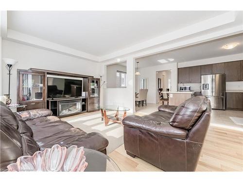 69 Cooke Avenue, Brantford, ON - Indoor Photo Showing Living Room