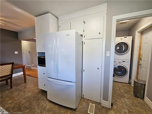 948 Winterhalt Avenue, Cambridge, ON - Indoor Photo Showing Laundry Room