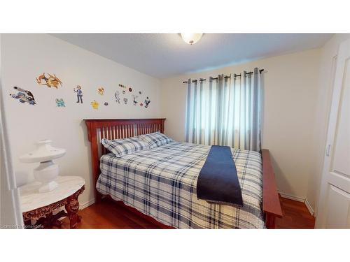 119 Hillbrook Crescent, Kitchener, ON - Indoor Photo Showing Bedroom