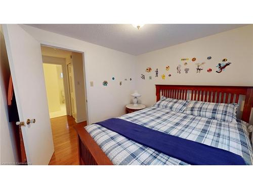 119 Hillbrook Crescent, Kitchener, ON - Indoor Photo Showing Bedroom