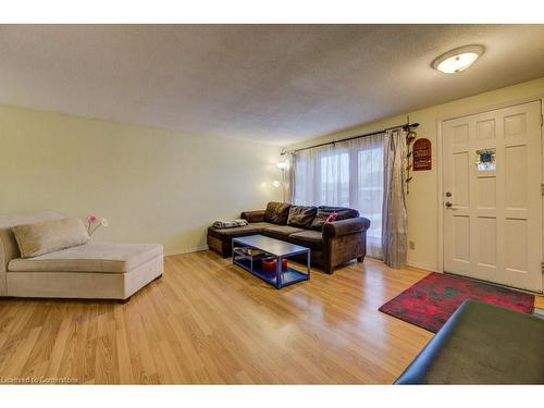 41 Belwood Crescent, Kitchener, ON - Indoor Photo Showing Living Room