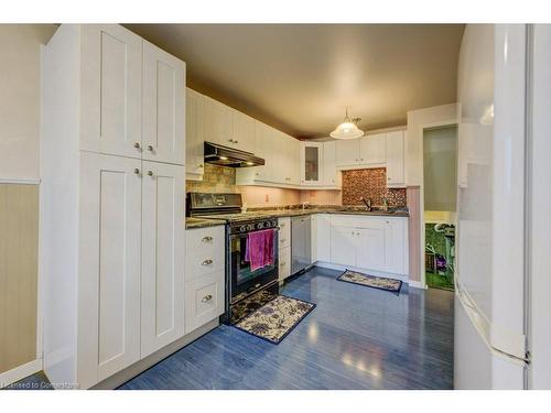 41 Belwood Crescent, Kitchener, ON - Indoor Photo Showing Kitchen