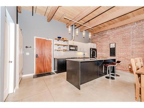 205-85 Spruce Street, Cambridge, ON - Indoor Photo Showing Kitchen