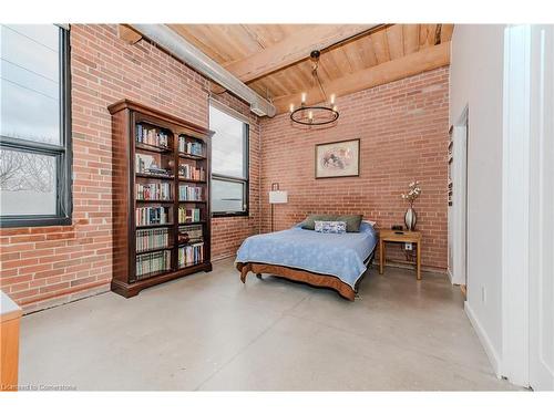 205-85 Spruce Street, Cambridge, ON - Indoor Photo Showing Bedroom