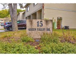 27-15 Green Valley Drive  Kitchener, ON N2P 1K7