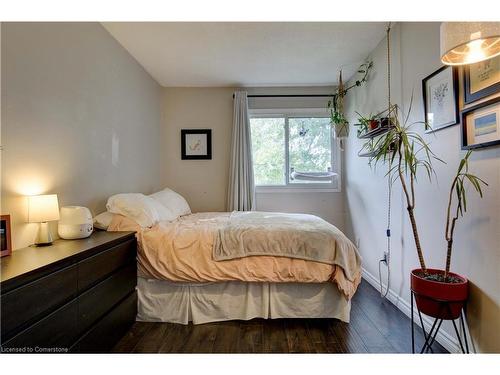 27-15 Green Valley Drive, Kitchener, ON - Indoor Photo Showing Bedroom