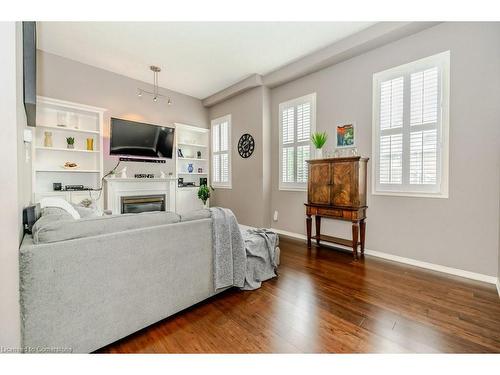 40 Harris Street, Cambridge, ON - Indoor Photo Showing Living Room With Fireplace