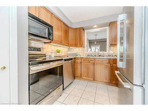 40 Harris Street, Cambridge, ON - Indoor Photo Showing Kitchen With Stainless Steel Kitchen