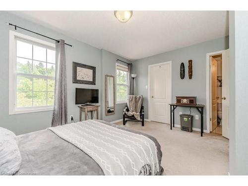 40 Harris Street, Cambridge, ON - Indoor Photo Showing Bedroom