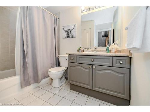 40 Harris Street, Cambridge, ON - Indoor Photo Showing Bathroom